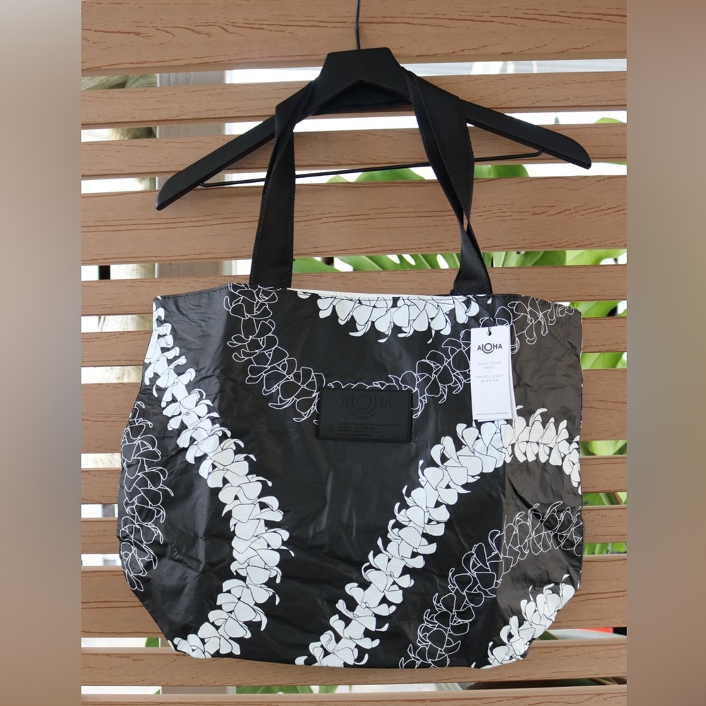 Aloha Collection Puakenikeni Daytripper Tote - NWT